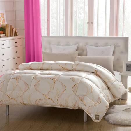 逸轩家纺新款雅韵大豆纤维被芯 米黄色温润，150*200厘米的云端睡眠体验